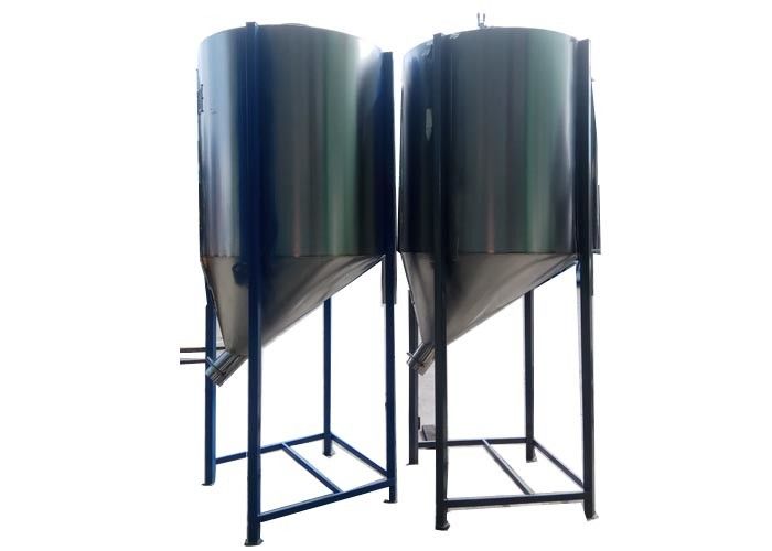 Menghemat ruang Penyimpanan Hopper Plastik Stainless Steel Untuk Mesin Pelet 1.5kw